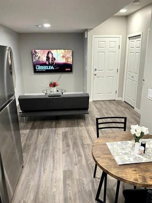 Apartament Private Luxury Suite Near West Edmonton Mall